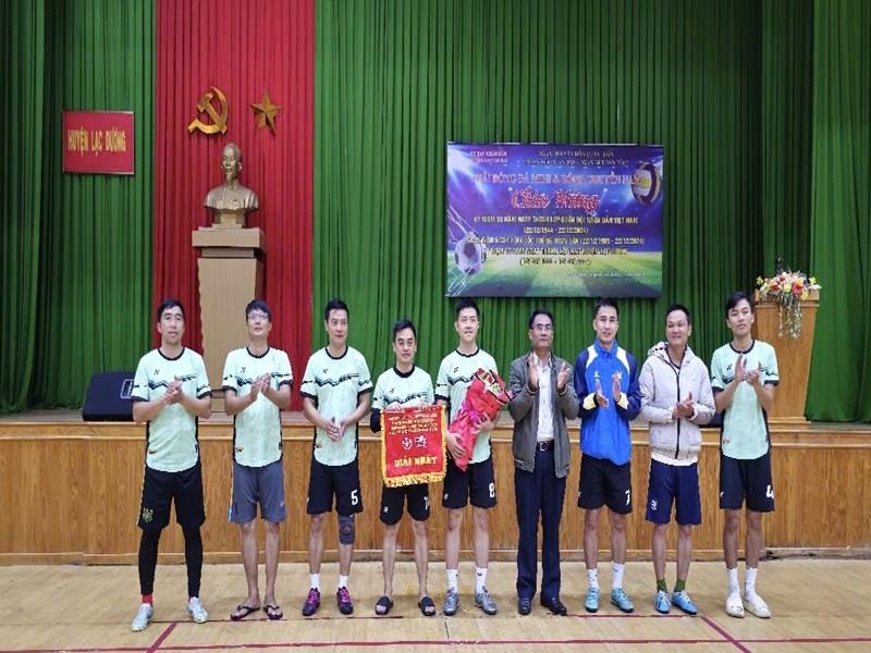 Lạc Dương: Hơn 120 vận động viên tham gia giải bóng đá, bóng chuyền kỷ niệm 80 năm Ngày thành lập Quân đội Nhân dân Việt Nam