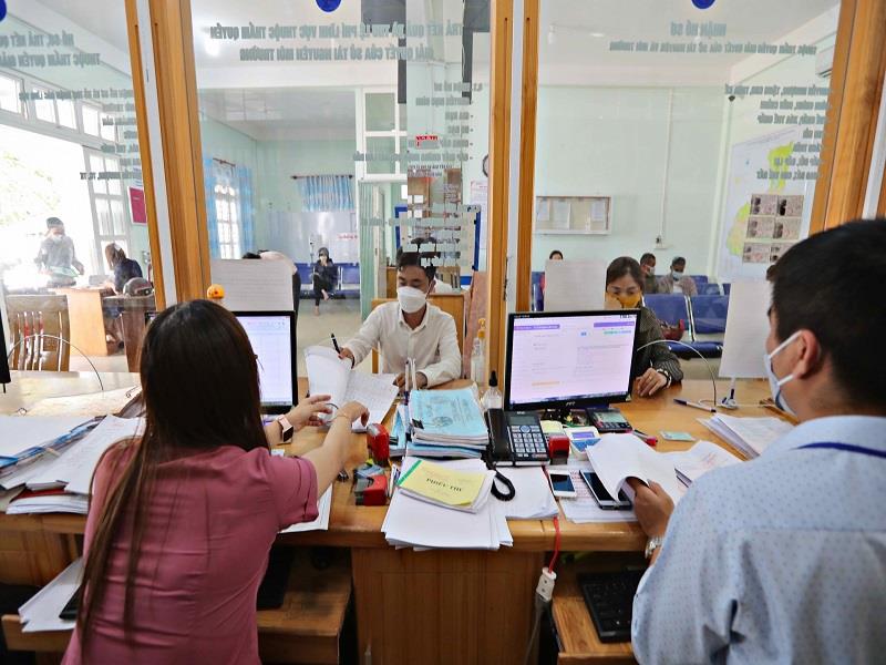 Tỉnh uỷ Lâm Đồng ban hành quy định tạm thời về tiêu chuẩn để bố trí chức danh lãnh đạo, quản lý cấp xã sau sắp xếp