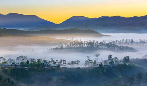 Núi rừng K'Long K'Lanh chìm đắm trong sương